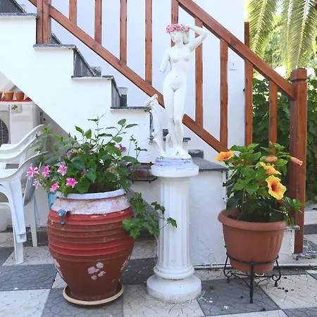 Amalthia مدينة سكياثوس