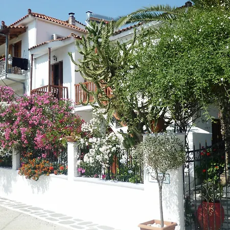 Amalthia * İskados
